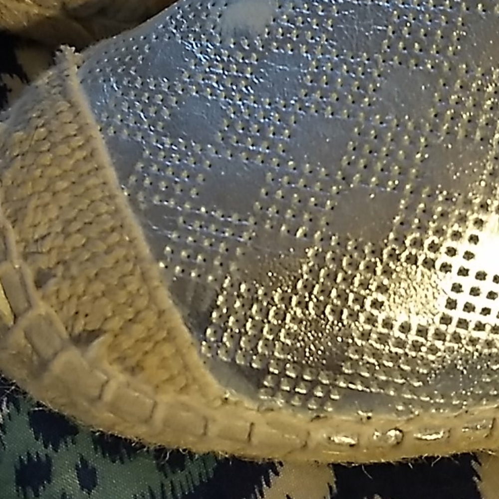 NWOB André Assous Silver Espadrilles Made In Spain - Picture 7 of 8